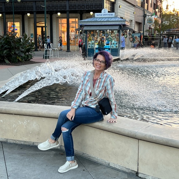 Meet your Posher, Christine - Picture 3 of 4